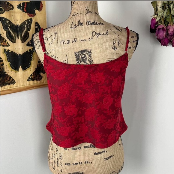 Red Burgundy Satin Floral Cami Cropped tank top - Picture 3 of 4